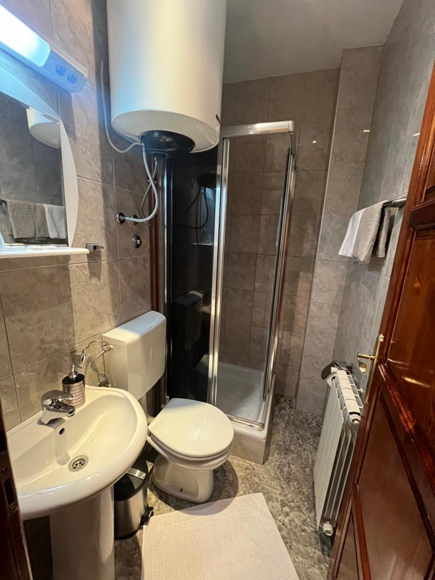Hotel Dulovic Мойковац Экстерьер фото