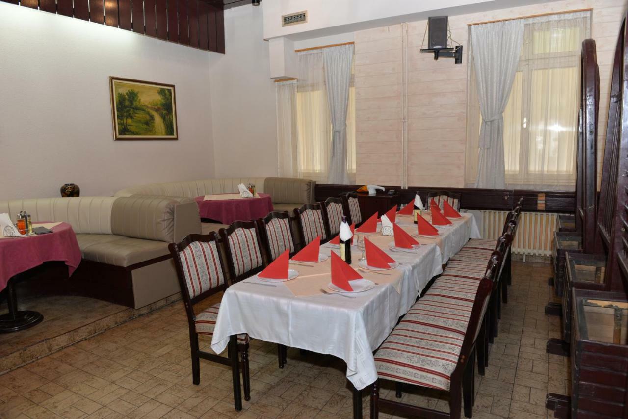 Hotel Dulovic Мойковац Экстерьер фото